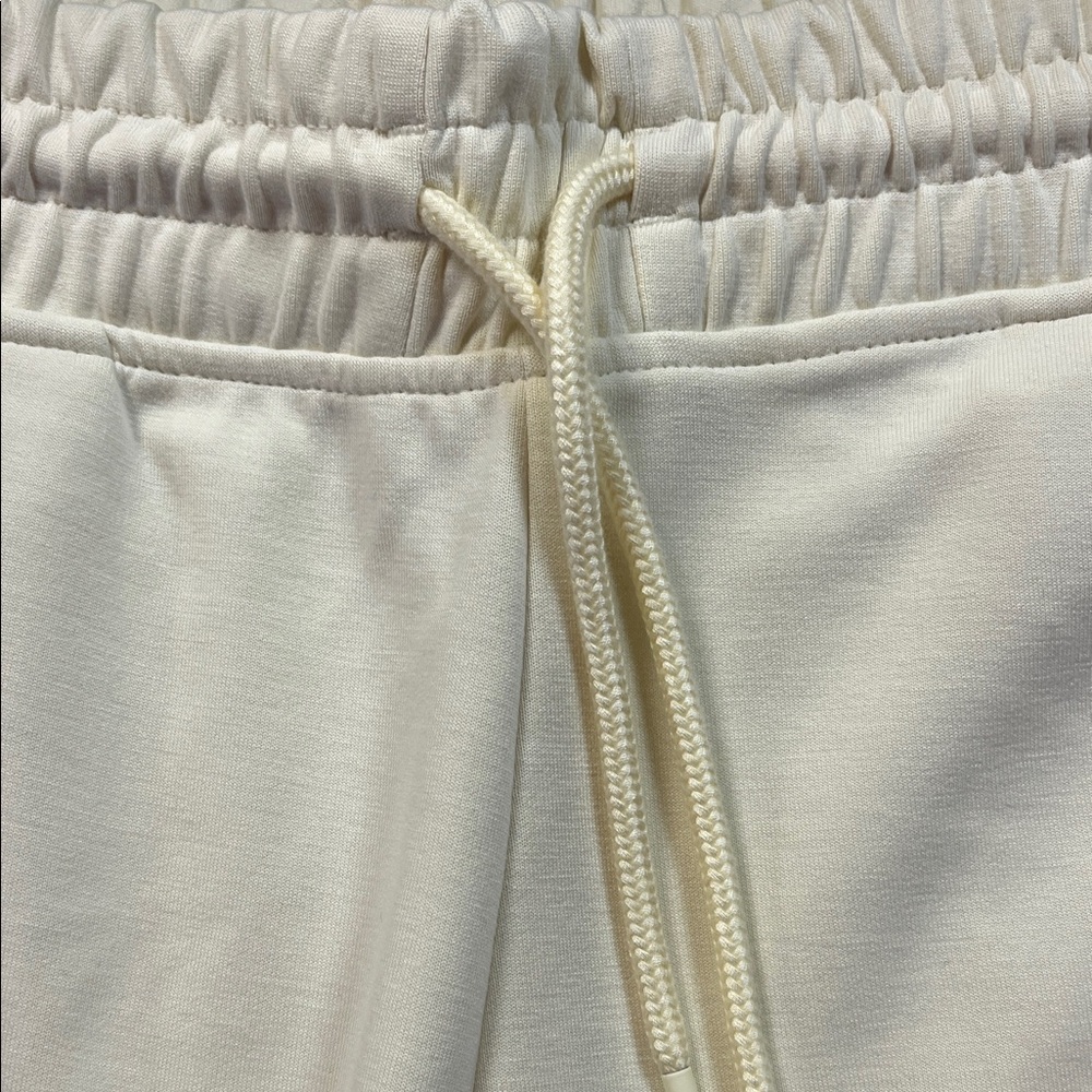 Athleta seasoft short - Picture 3 of 5